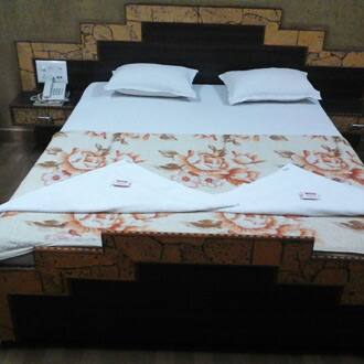 Hotel Venus, Surat 5